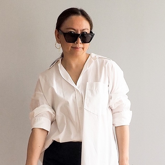 Meet your Posher, Jennifer - Picture 1 of 2